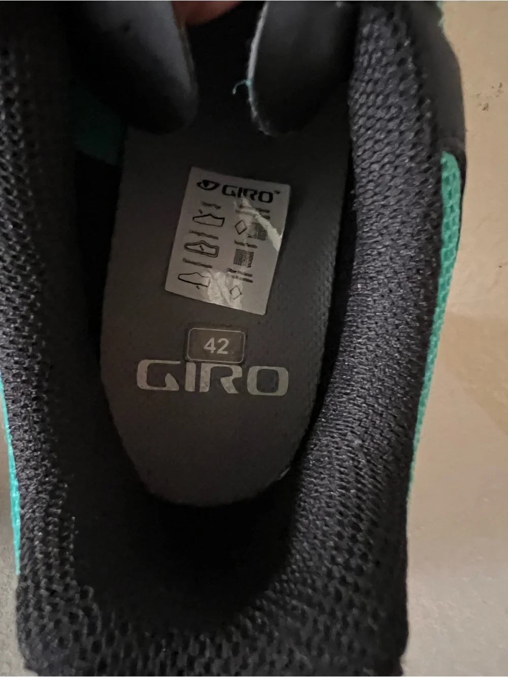 Giro Women's Cycling Shoes in Teal and Black with Boa-style Dial